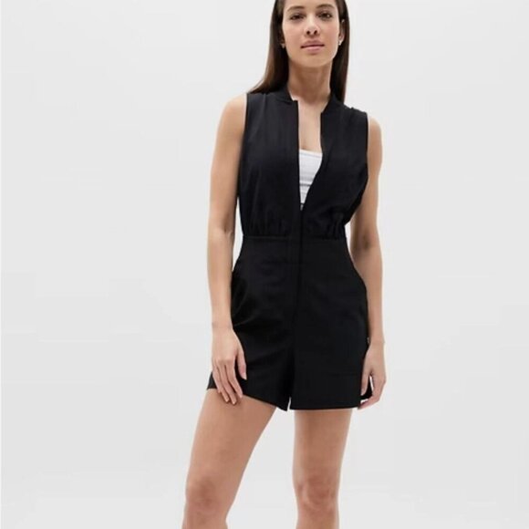 Athleta Pants - Athleta Brooklyn Utility Shorts Romper in Black Size 12 EUC